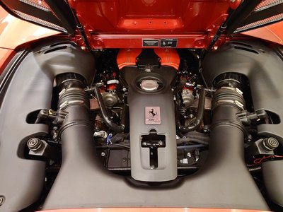 صورة 34 لـ 2019 Ferrari 488 SPIDER