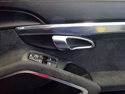 2015 Porsche CAYMAN thumbnail 23