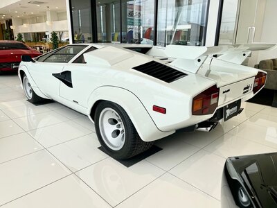 صورة 5 لـ 1984 Lamborghini COUNTACH