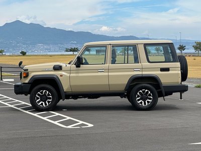 2025 Toyota LAND CRUISER 70 photo 3