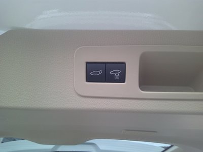2025 Toyota LAND CRUISER 300 thumbnail 30
