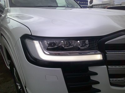 2025 Toyota LAND CRUISER 300 thumbnail 38