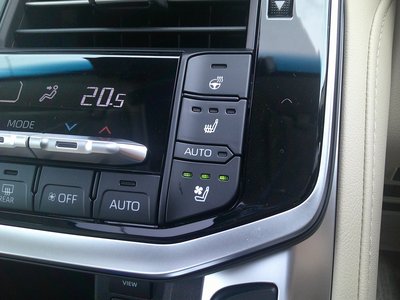 2025 Toyota LAND CRUISER 300 thumbnail 18