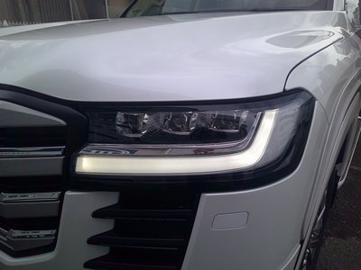 2025 Toyota LAND CRUISER 300 thumbnail 37
