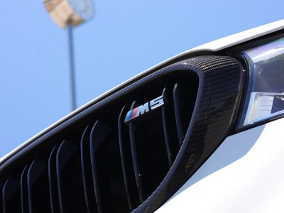 2018 BMW M5 — миниатюра 85