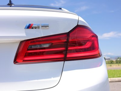 2018 BMW M5 — фото 10