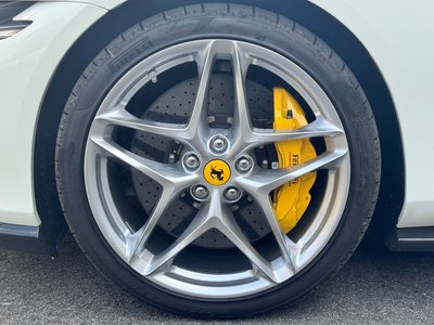 2022 Ferrari ROMA — фото 13