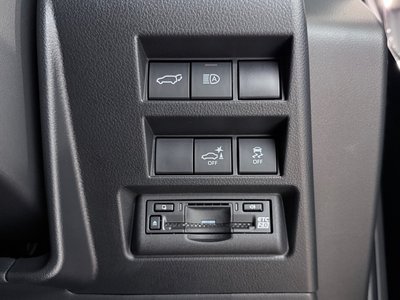 2026 Toyota LAND CRUISER 300 thumbnail 26