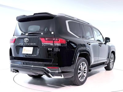 2026 Toyota LAND CRUISER 300 photo 8