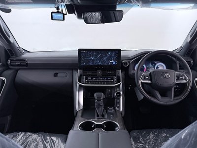 2026 Toyota LAND CRUISER 300 photo 3