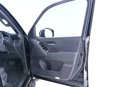 2026 Toyota LAND CRUISER 300 thumbnail 29