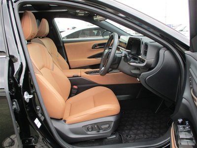 2025 Toyota CROWN SPORT photo 4