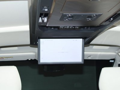 2024 Lexus LM photo 25