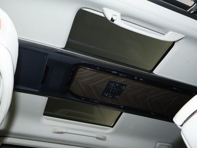2024 Lexus LM photo 7