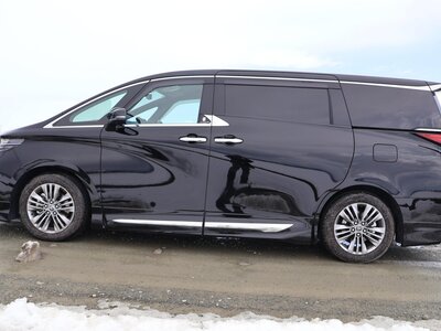2023 Toyota ALPHARD — фото 3