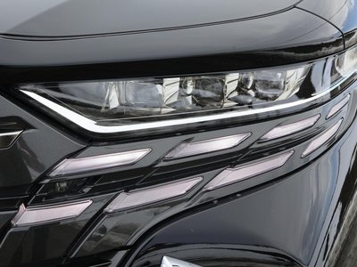 2023 Toyota ALPHARD — фото 7