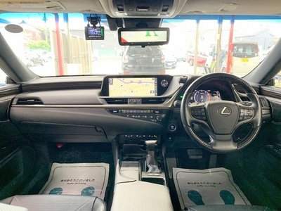 2020 Lexus ES photo 12