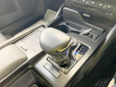 2020 Lexus ES photo 57