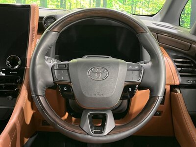 صورة 13 لـ 2023 Toyota VELLFIRE