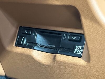 صورة 29 لـ 2023 Toyota VELLFIRE