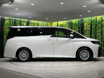 صورة 42 لـ 2023 Toyota VELLFIRE
