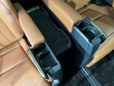 صورة 48 لـ 2023 Toyota VELLFIRE
