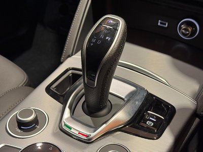 صورة 14 لـ 2025 ALFA Romeo STELVIO