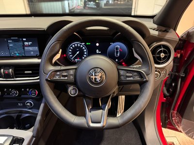 صورة 28 لـ 2025 ALFA Romeo STELVIO