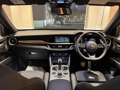 صورة 4 لـ 2025 ALFA Romeo STELVIO