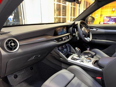 صورة 27 لـ 2025 ALFA Romeo STELVIO