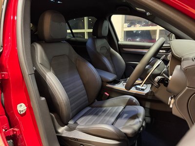 صورة 34 لـ 2025 ALFA Romeo STELVIO