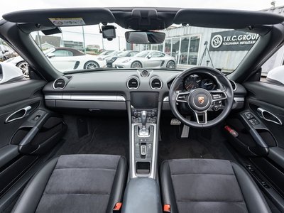 2017 Porsche 718 photo 9