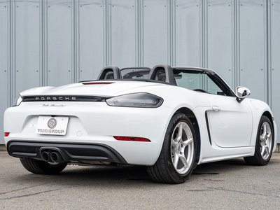 2017 Porsche 718 photo 16