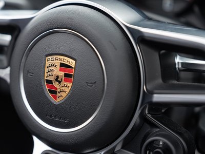 2017 Porsche 718 thumbnail 40