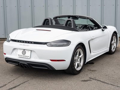 2017 Porsche 718 thumbnail 37