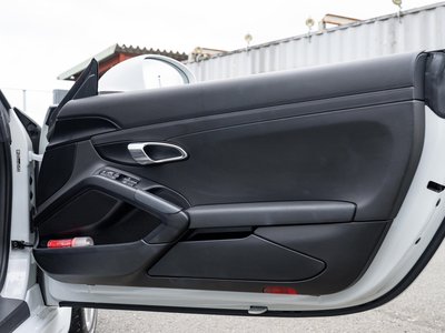 2017 Porsche 718 thumbnail 26