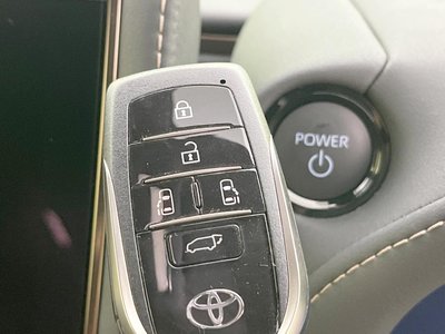 صورة 48 لـ 2023 Toyota VELLFIRE