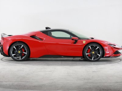 صورة 10 لـ 2021 Ferrari SF90 STRADALE