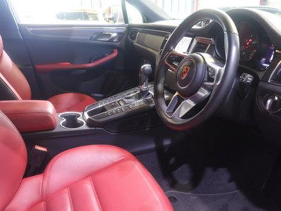 2018 Porsche MACAN 缩略图 18