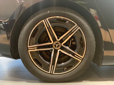 2023 Mercedes-BENZ EQE photo 10