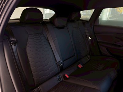 صورة 41 لـ 2025 AUDI A6 AVANT E-TRON