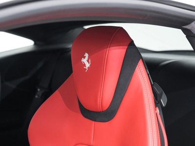 صورة 19 لـ 2021 Ferrari ROMA