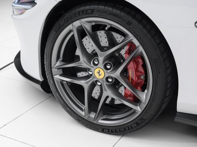 صورة 17 لـ 2021 Ferrari ROMA