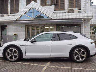 2024 Porsche TAYCAN photo 6
