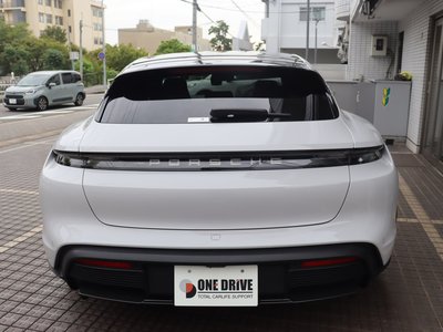 2024 Porsche TAYCAN photo 5