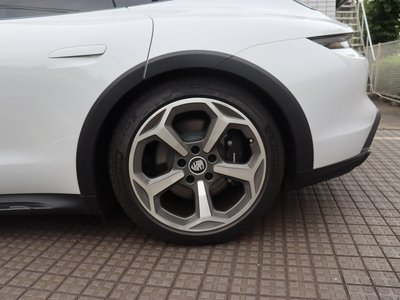 2024 Porsche TAYCAN photo 15