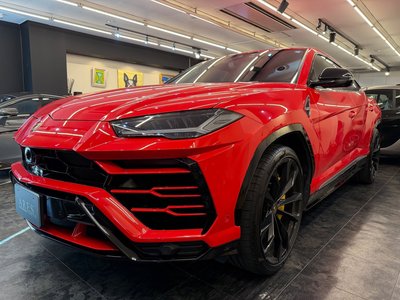 2019 Lamborghini URUS photo 3
