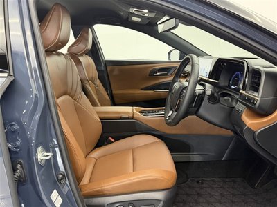 صورة 17 لـ 2025 Toyota CROWN ESTATE