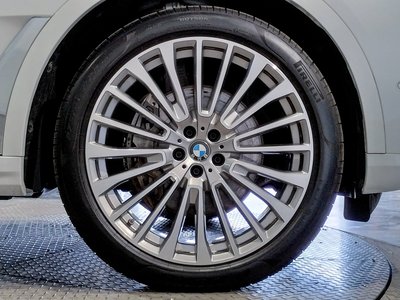 2023 BMW X7 thumbnail 22