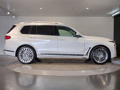 2023 BMW X7 photo 10